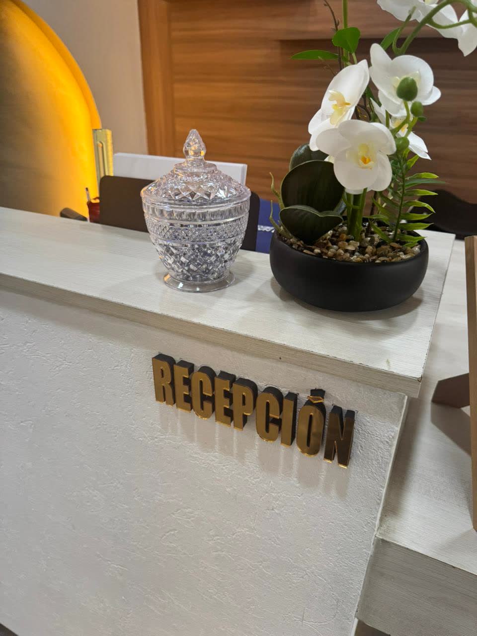 Detalle de la recepción con orquídeas